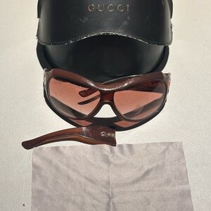 Gucci Tortoise Shell Sunglasses with case